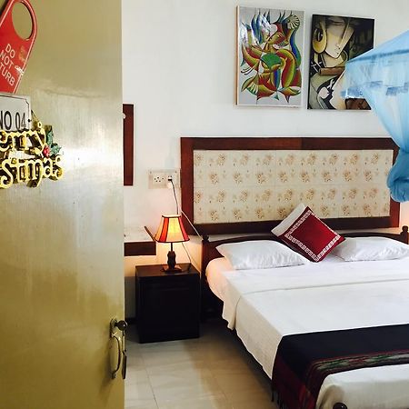 Holiday Nest Bed & Breakfast Wadduwa Dış mekan fotoğraf